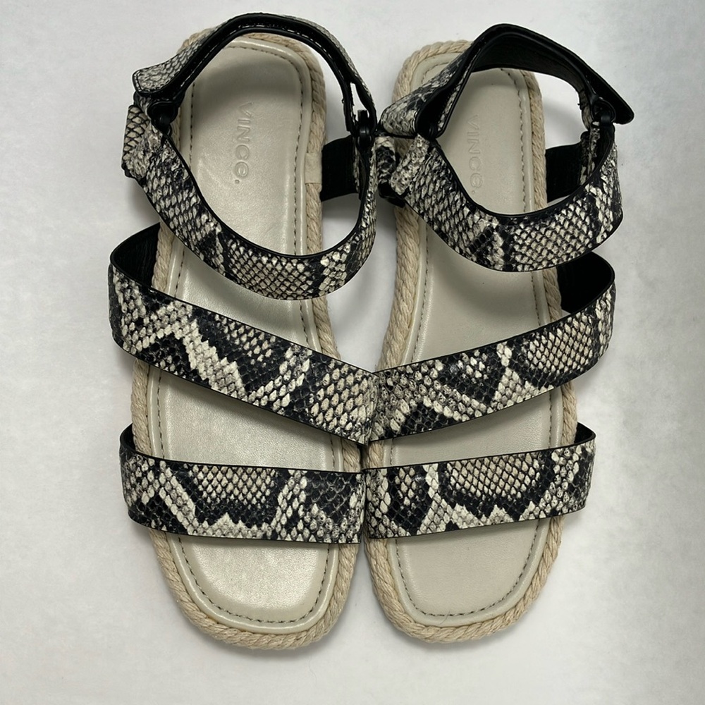 NEW VINCE Sandals Womens 9.5 Elian Strappy‎ Flat Casual Comfort Designer